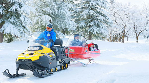 snowmobile_wagon_tour
