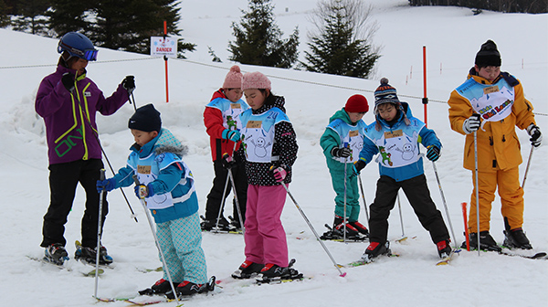 Kid’s ski lesson
