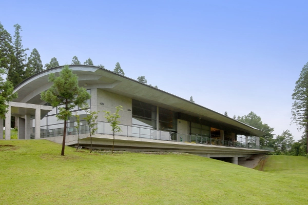 自然学習施設「森のホール」「水辺のホール」オープン